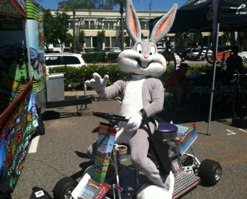 Farm Shows bugs bunny street performer